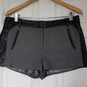 💙 Dress shorts with leather like accents